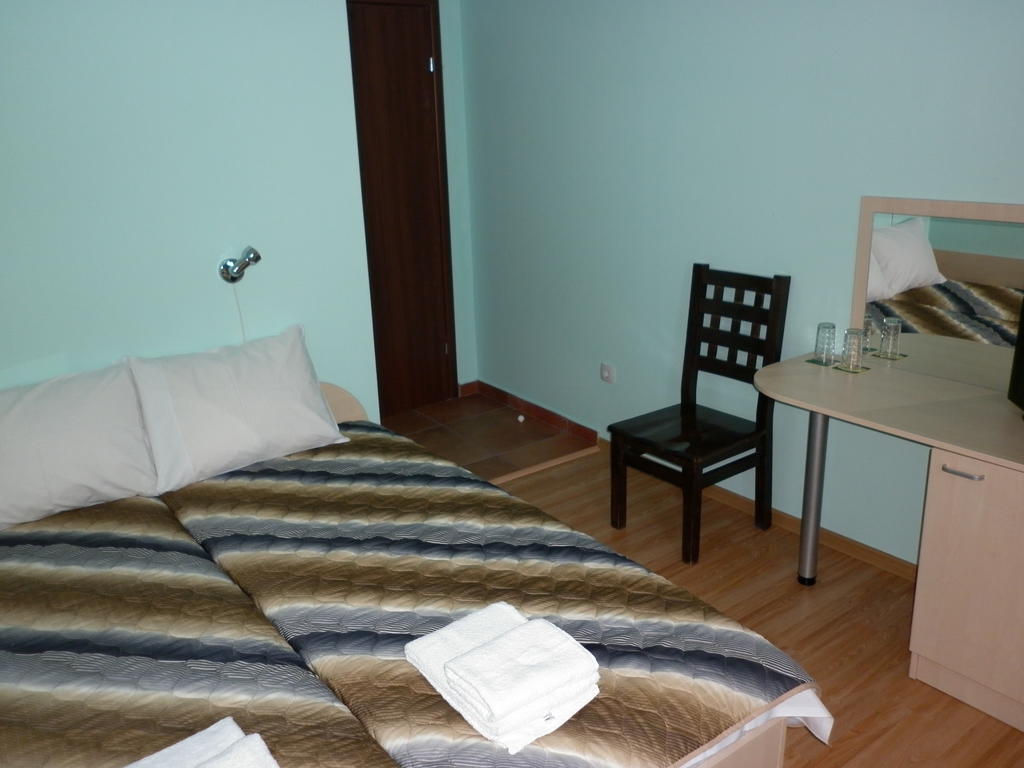 וארנה Ivanova Cheshma Guest House חדר תמונה